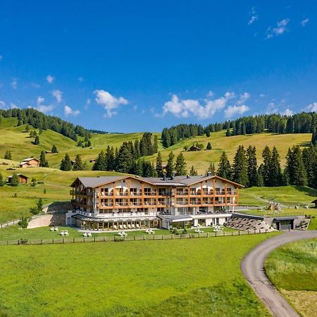 Brunelle Seiser Alm Lodge ภายนอก รูปภาพ